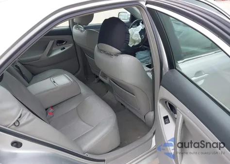 2011 Toyota Camry Base z USA, uszkodzony, nr VIN 4T1BF3EK8BU664931